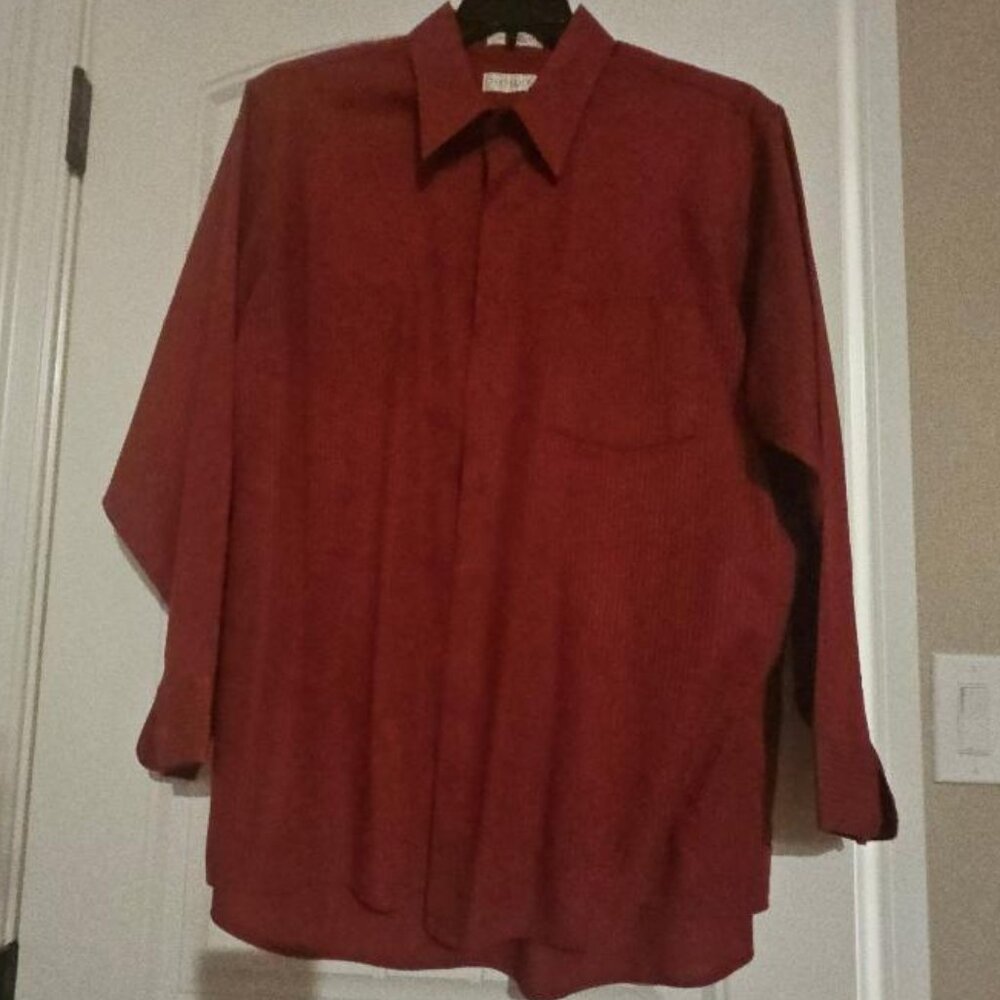Very Nice Van Heusen Striped Button Up Shirt Size XXL - 18 34/35